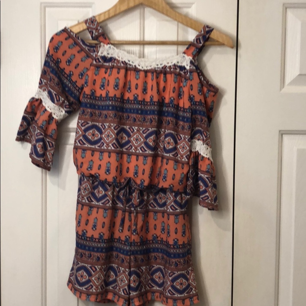 ☂️MyMichelle girls cold shoulder romper☂️